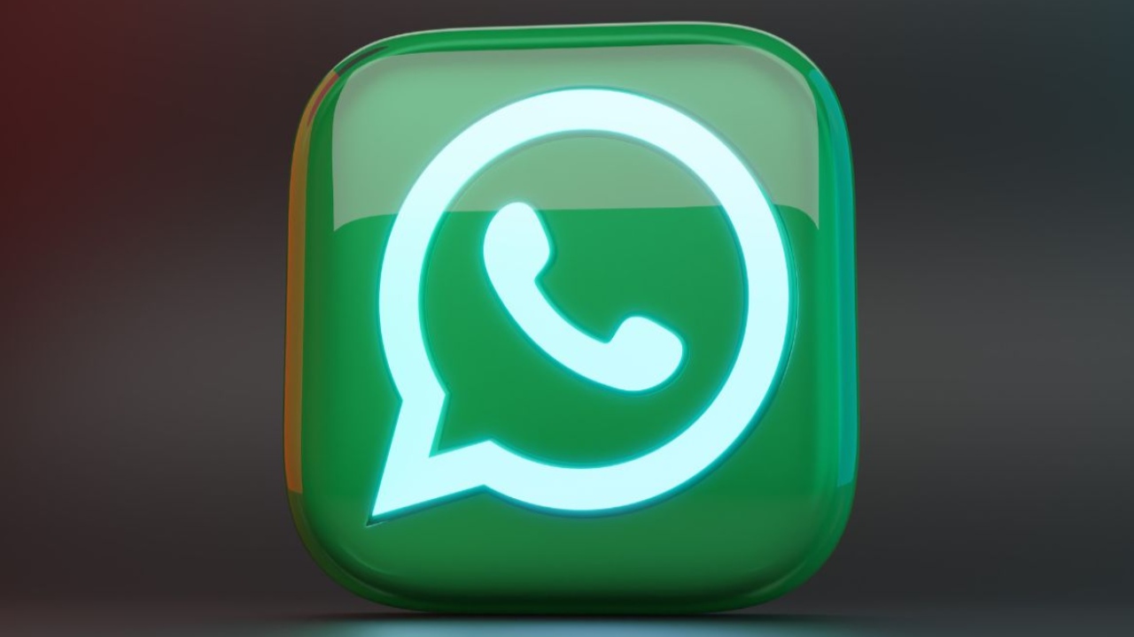 WhatsApp now allows users to share screen with contacts, but there is a risk