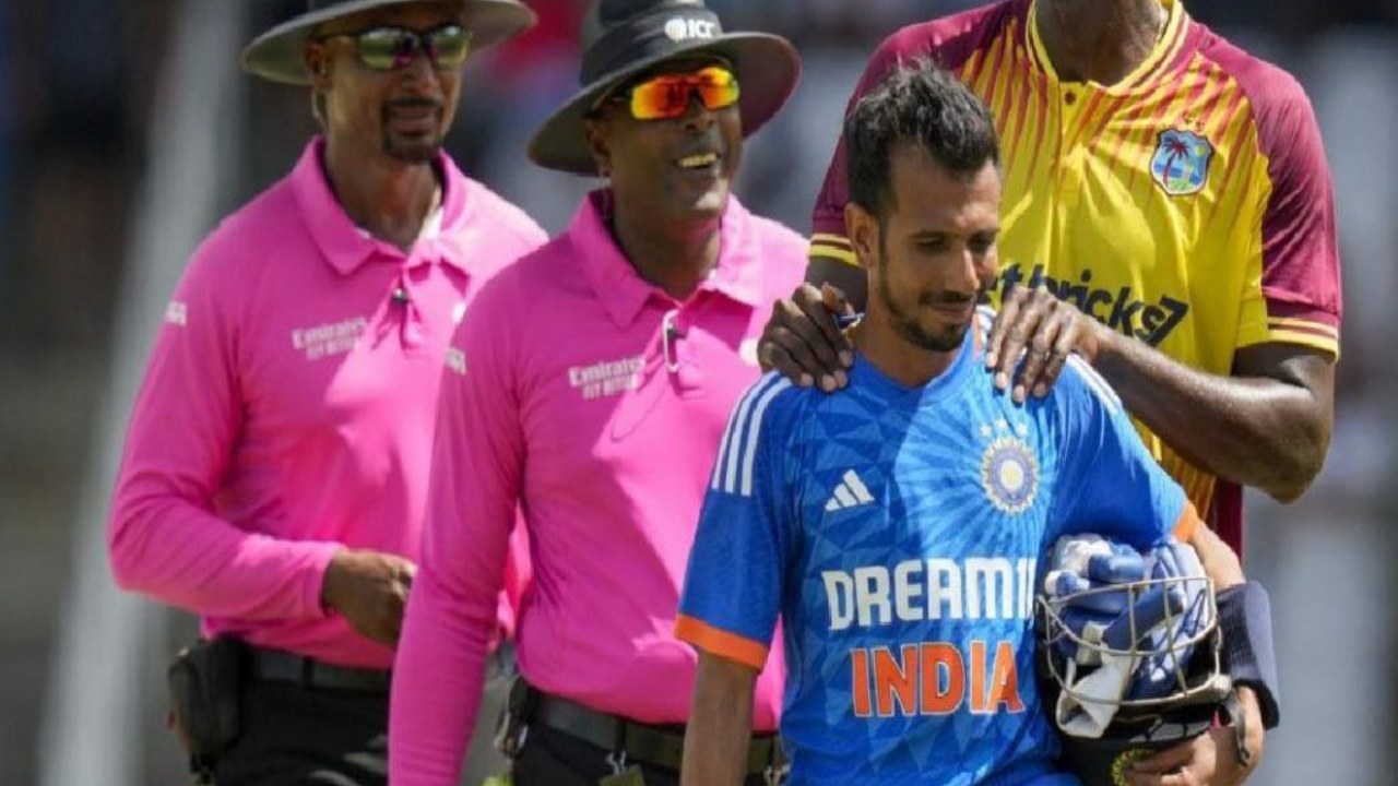 IND vs WI : బ్యాటింగ్కు వెళ్లిన చాహల్ను వెనక్కి పిలిచిన పాండ్య.. రూల్స్ ఒప్పుకోవన్న అంపైర్లు.. ఆ మాత్రం తెలియదా..! IND vs WI : బ్యాటింగ్కు వెళ్లిన చాహల్ను వెనక్కి పిలిచిన పాండ్య.. రూల్స్ ఒప్పుకోవన్న అంపైర్లు.. ఆ మాత్రం తెలియదా..!