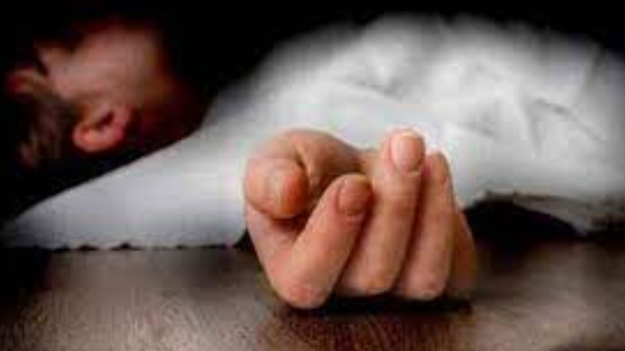 Child Died : పందులను వేటాడుతుండగా.. తుపాకీ తూటా తగిలి చిన్నారి మృతి Child Died : పందులను వేటాడుతుండగా.. తుపాకీ తూటా తగిలి చిన్నారి మృతి