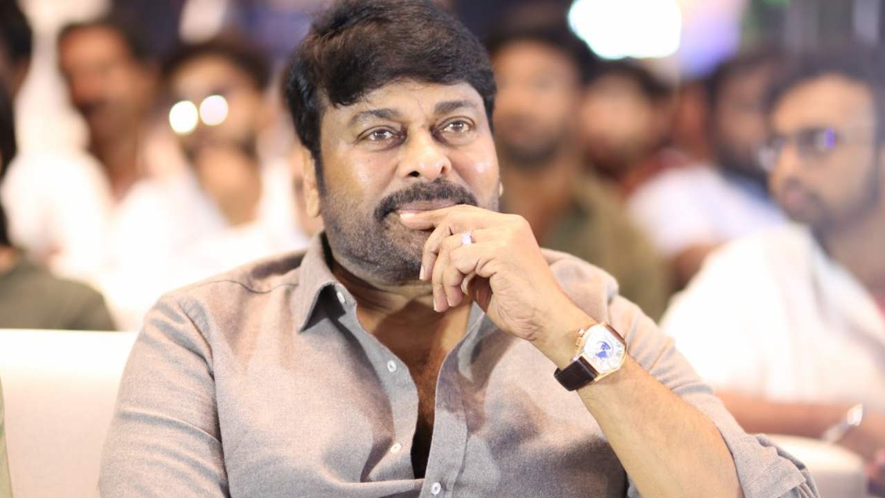 Chiranjeevi : ఏపీ ప్రభుత్వంపై చిరంజీవి సంచలన వ్యాఖ్యలు.. రాష్ట్రాన్ని డెవలప్ చేయకుండా సినిమా ఇండస్ట్రీ మీద పడి ఏడుస్తారెందుకు? Chiranjeevi : ఏపీ ప్రభుత్వంపై చిరంజీవి సంచలన వ్యాఖ్యలు.. రాష్ట్రాన్ని డెవలప్ చేయకుండా సినిమా ఇండస్ట్రీ మీద పడి ఏడుస్తారెందుకు?