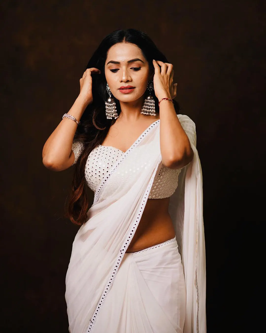 karthika deepam serial actress Shobha Shetty saree photos gone viral