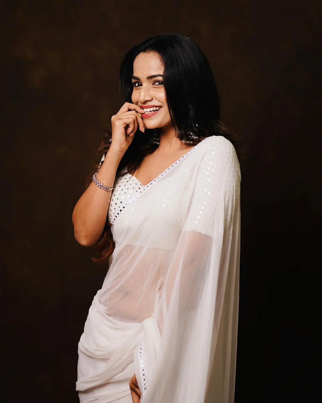 karthika deepam serial actress Shobha Shetty saree photos gone viral