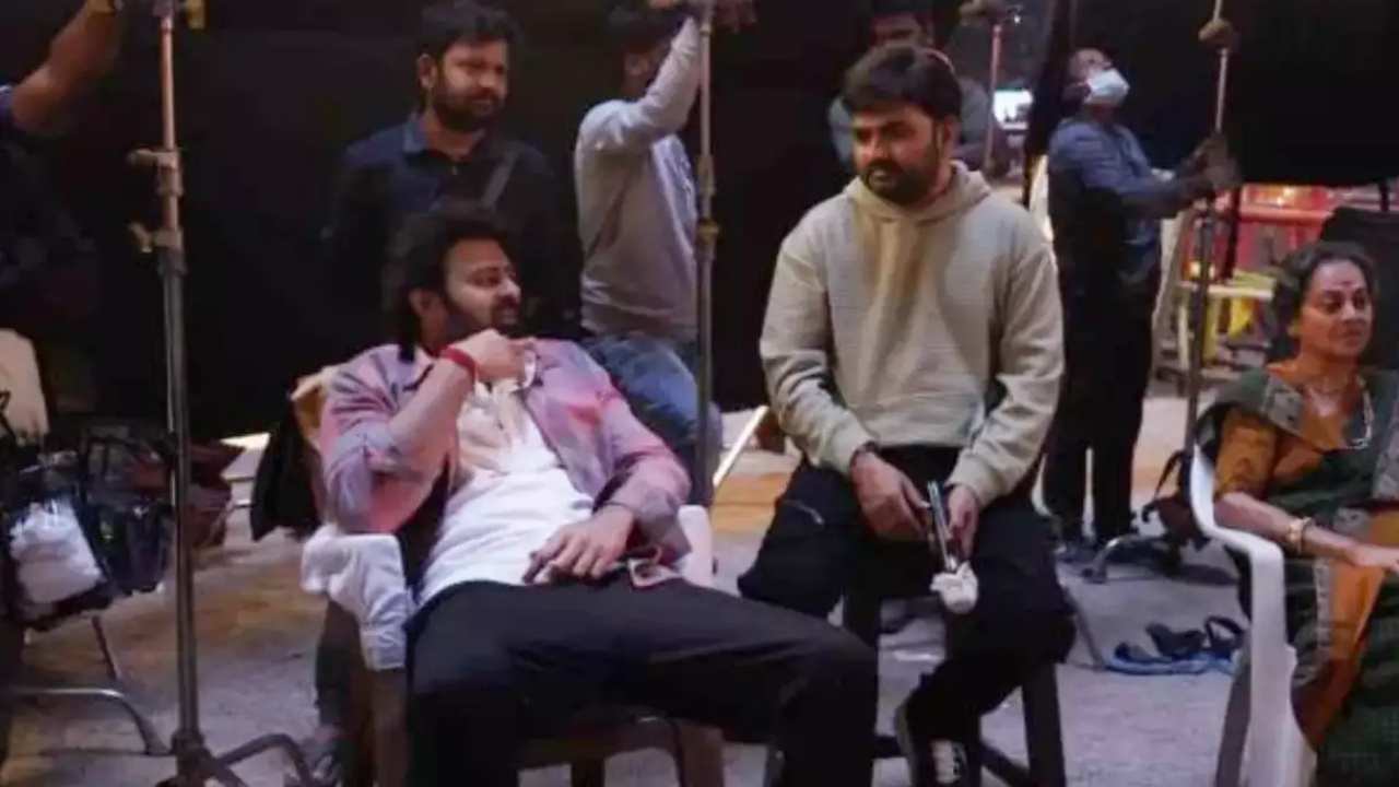 Prabhas : ప్రభాస్ మళ్ళీ మారుతి సినిమా షూట్ మొదలుపెట్టనున్నాడా?.. మారుతి – ప్రభాస్ బ్యాక్ టు షూట్.. Prabhas : ప్రభాస్ మళ్ళీ మారుతి సినిమా షూట్ మొదలుపెట్టనున్నాడా?.. మారుతి – ప్రభాస్ బ్యాక్ టు షూట్..