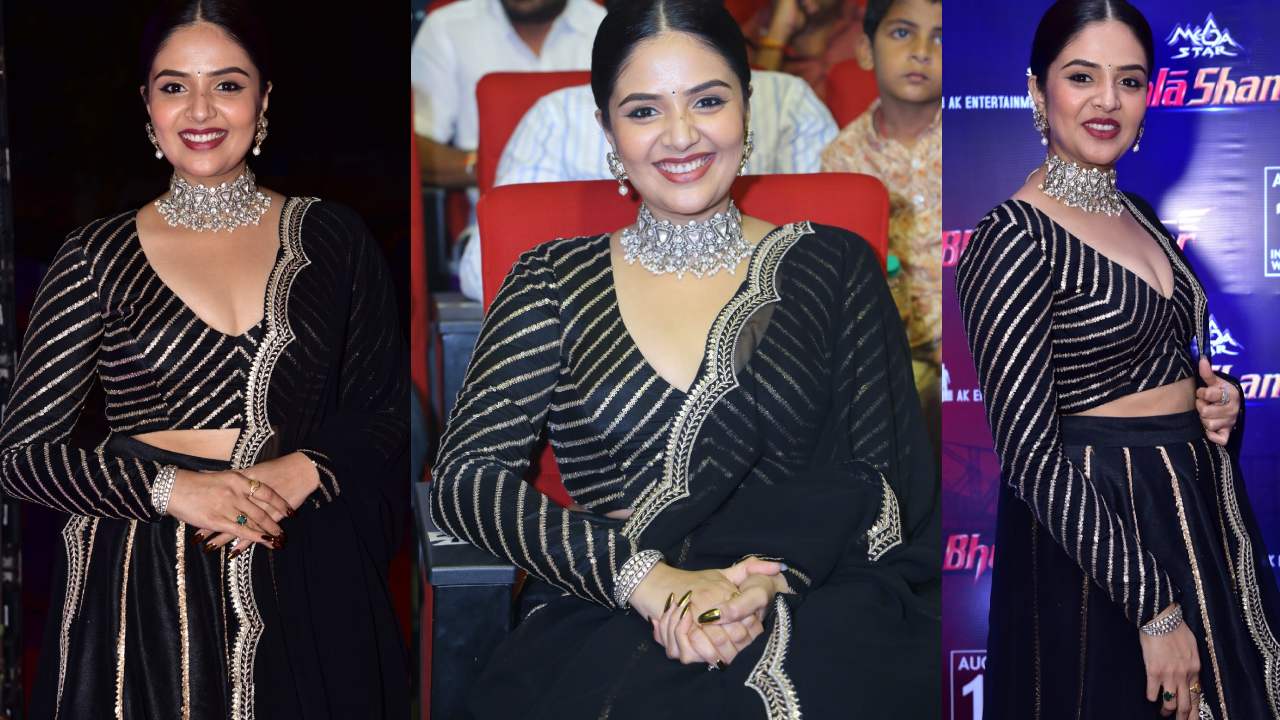 Sreemukhi : భోళా శంకర్ ప్రీ రిలీజ్ ఈవెంట్ లో శ్రీముఖి మెరుపులు..