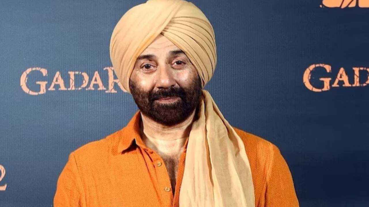 Sunny Deol : బాడీలు పెంచడం కాదు.. యాక్టింగ్ చేయండి.. బాలీవుడ్ హీరోలపై సన్నీ డియోల్ వ్యాఖ్యలు.. Sunny Deol : బాడీలు పెంచడం కాదు.. యాక్టింగ్ చేయండి.. బాలీవుడ్ హీరోలపై సన్నీ డియోల్ వ్యాఖ్యలు..