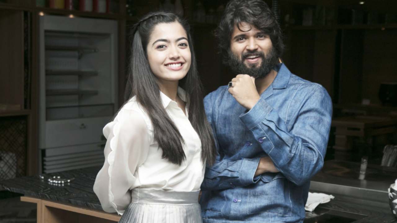 Vijay Devarakonda – Rashmika : విజయ్ దేవరకొండ రష్మిక కాంబోలో మరో సినిమా.. మళ్ళీ ఎప్పుడు? ఛాన్స్ ఉందా? Vijay Devarakonda – Rashmika : విజయ్ దేవరకొండ రష్మిక కాంబోలో మరో సినిమా.. మళ్ళీ ఎప్పుడు? ఛాన్స్ ఉందా?