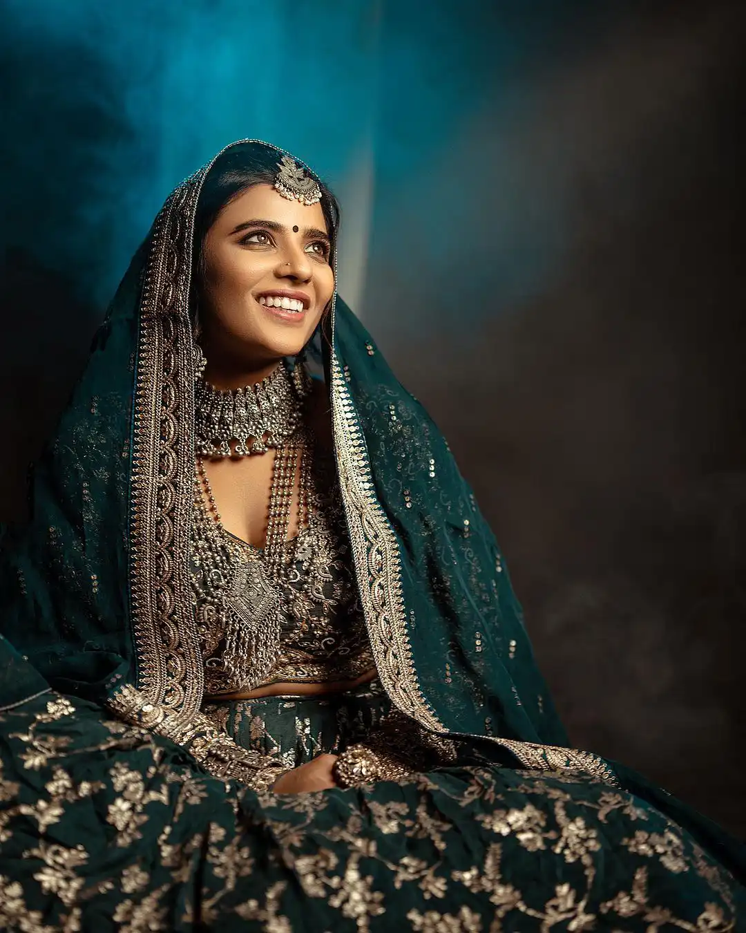 Aishwarya Rajesh Traditional Looks with Heavy Ornaments