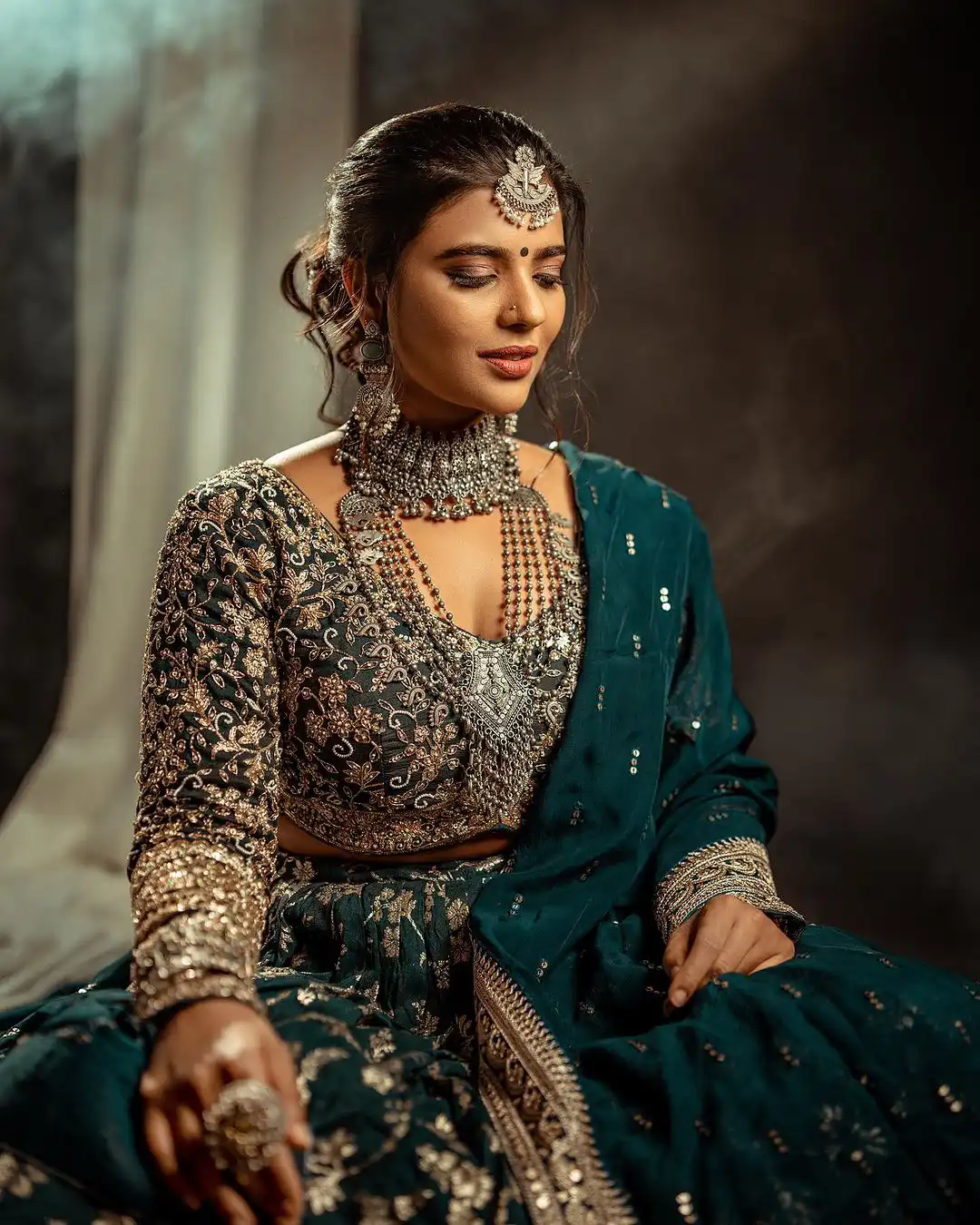 Aishwarya Rajesh Traditional Looks with Heavy Ornaments