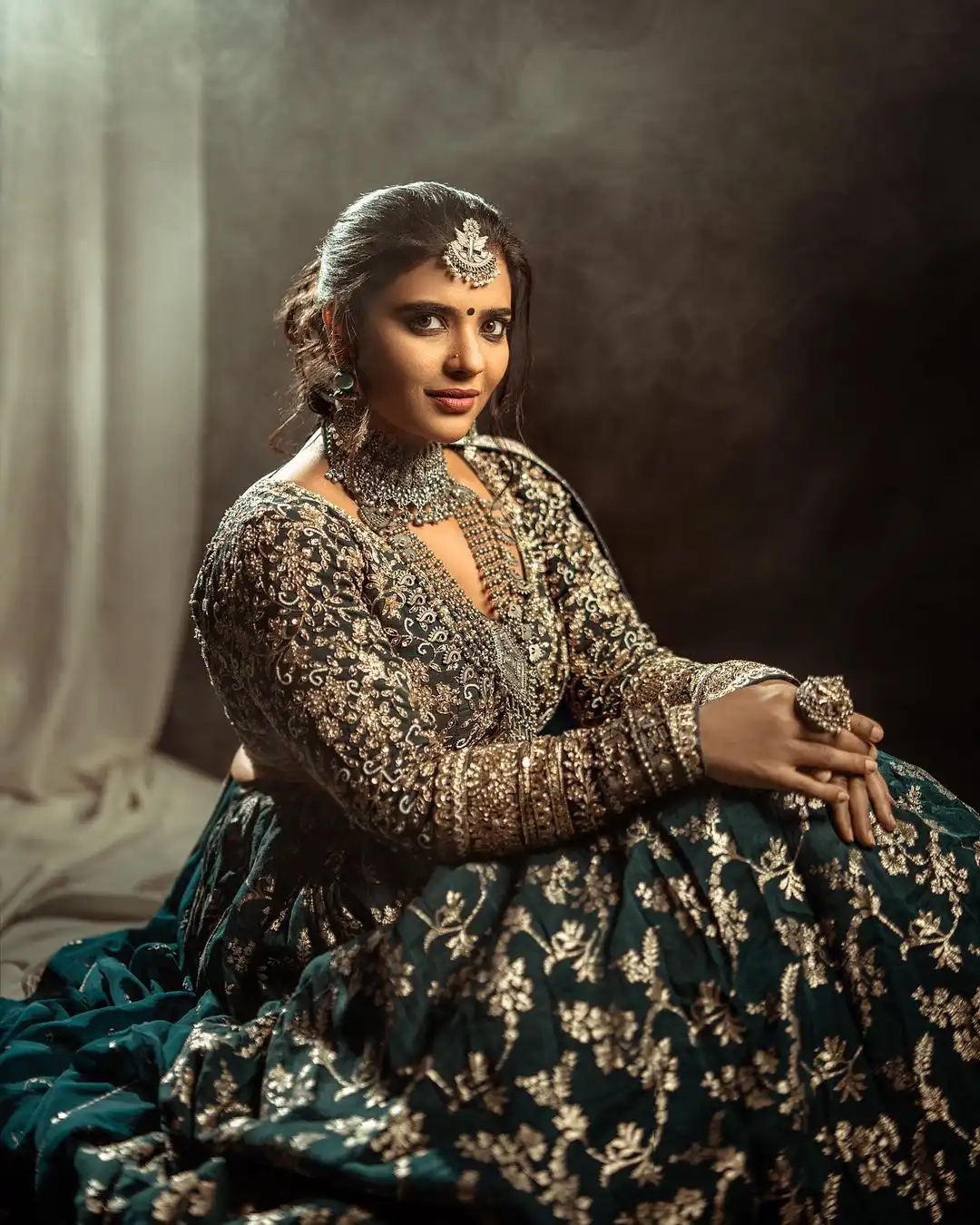Aishwarya Rajesh Traditional Looks with Heavy Ornaments