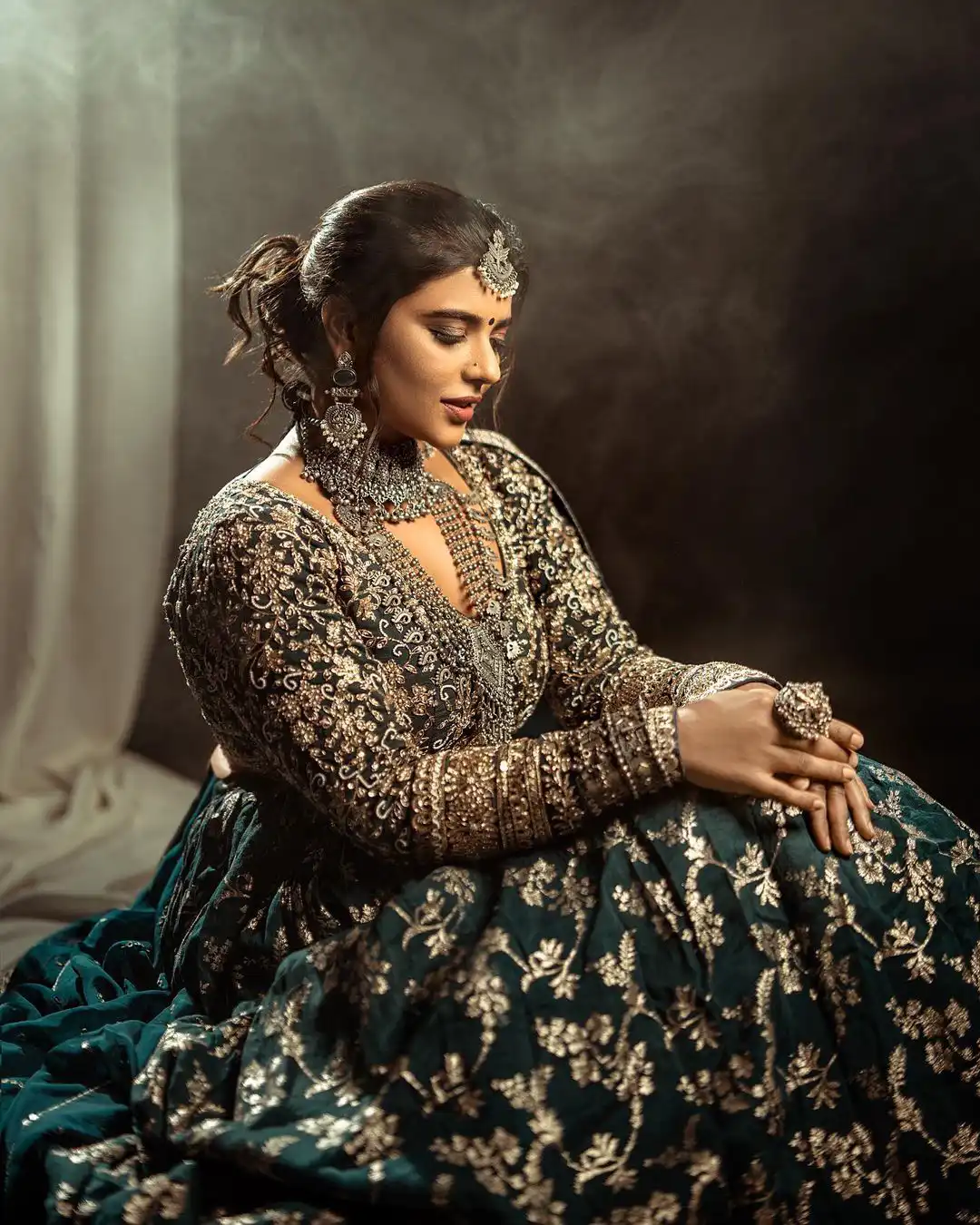 Aishwarya Rajesh Traditional Looks with Heavy Ornaments