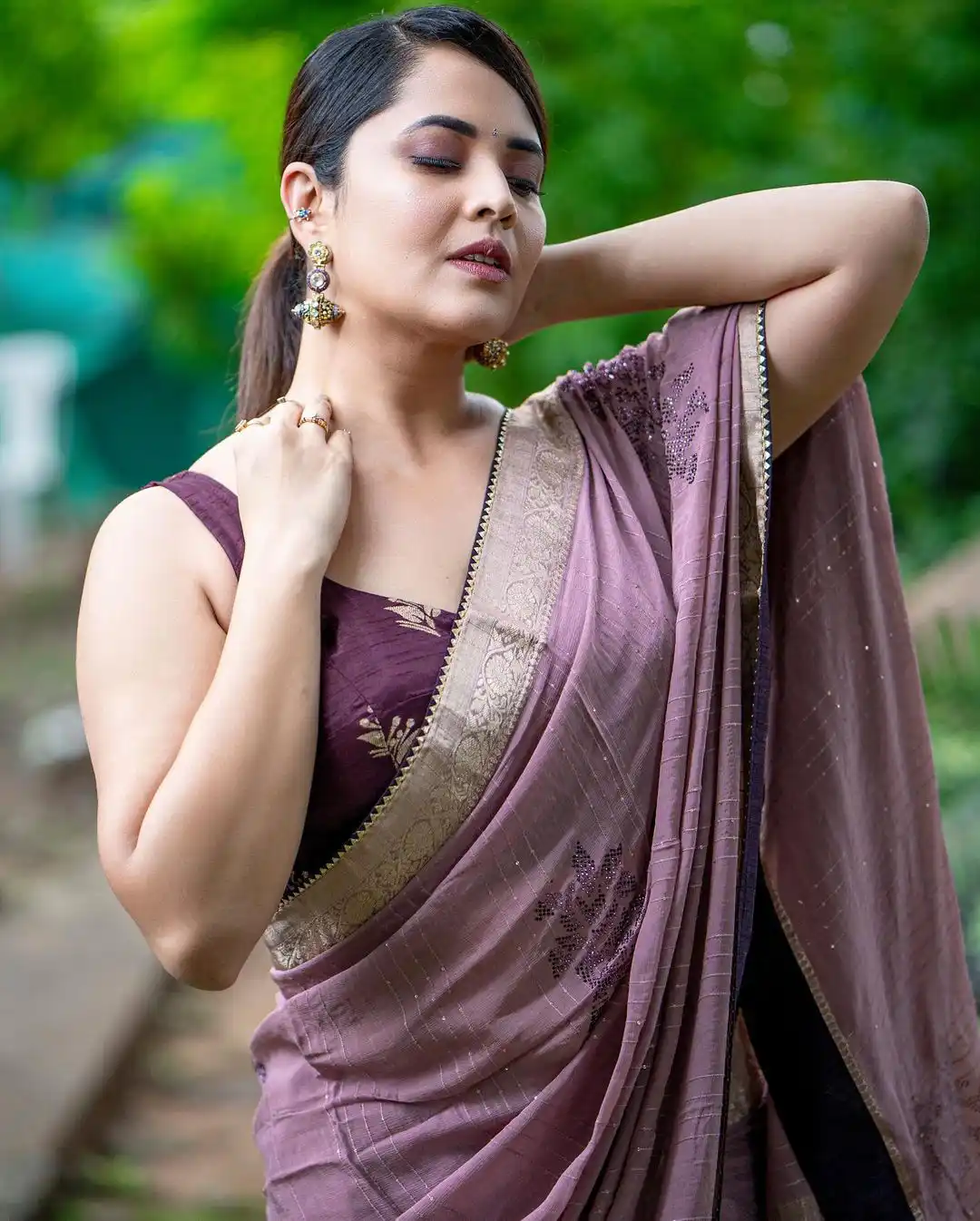 Anasuya Bharadwaj latest saree Photos gone viral