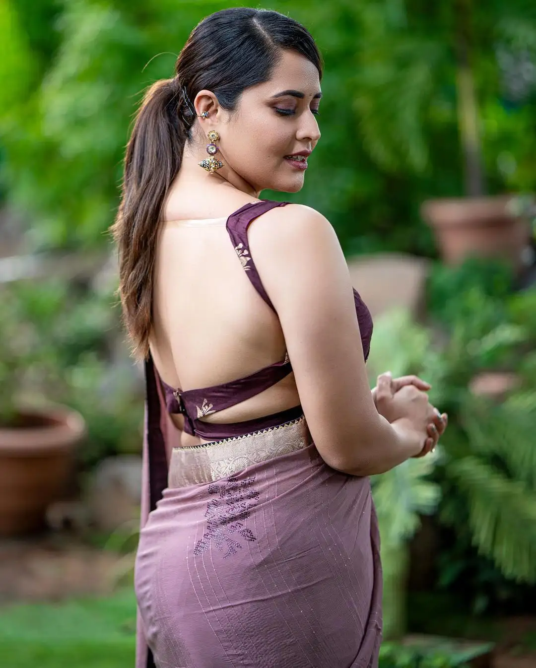 Anasuya Bharadwaj latest saree Photos gone viral