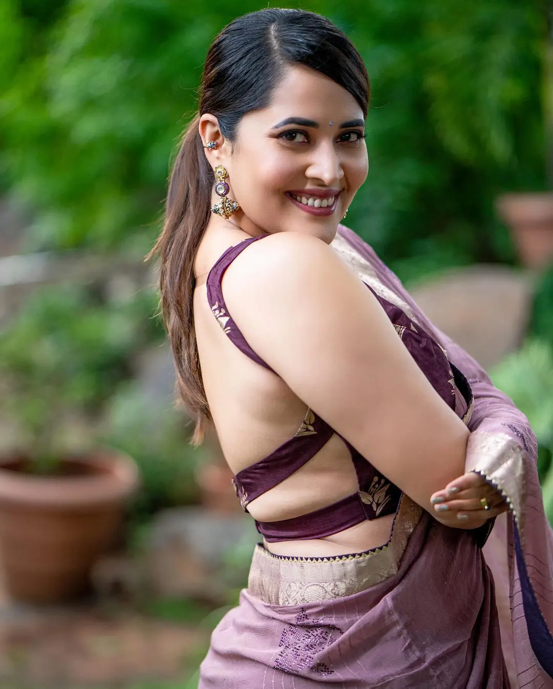 Anasuya Bharadwaj latest saree Photos gone viral