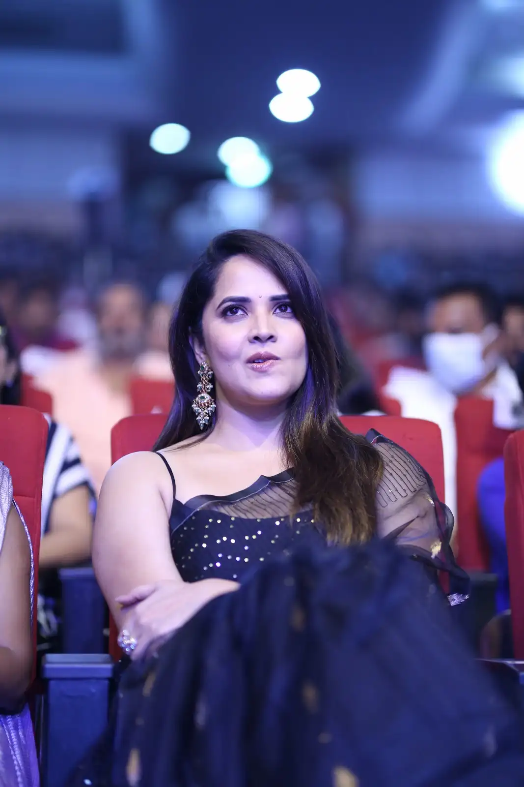 Anasuya Shines in Black Saree at Peddha Kapu 1 Pre Release Event