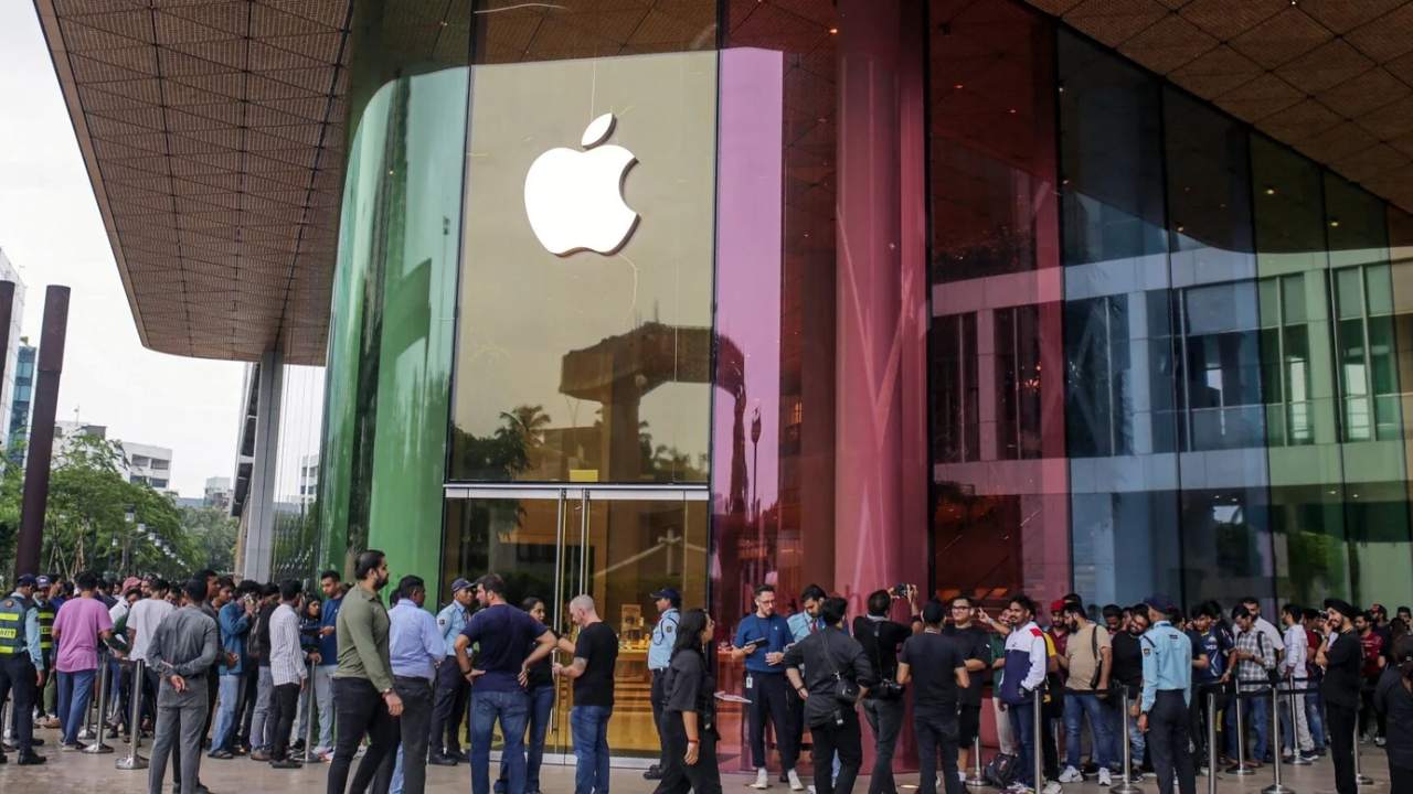 As iPhone 15 goes on sale, people queue up and wait for hours outside 2 Apple stores in India