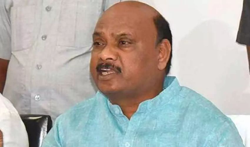 Ayyannapatrudu Arrested : విశాఖ ఎయిర్పోర్టులో టీడీపీ నేత అయ్యన్నపాత్రుడు అరెస్ట్ Ayyannapatrudu Arrested : విశాఖ ఎయిర్పోర్టులో టీడీపీ నేత అయ్యన్నపాత్రుడు అరెస్ట్