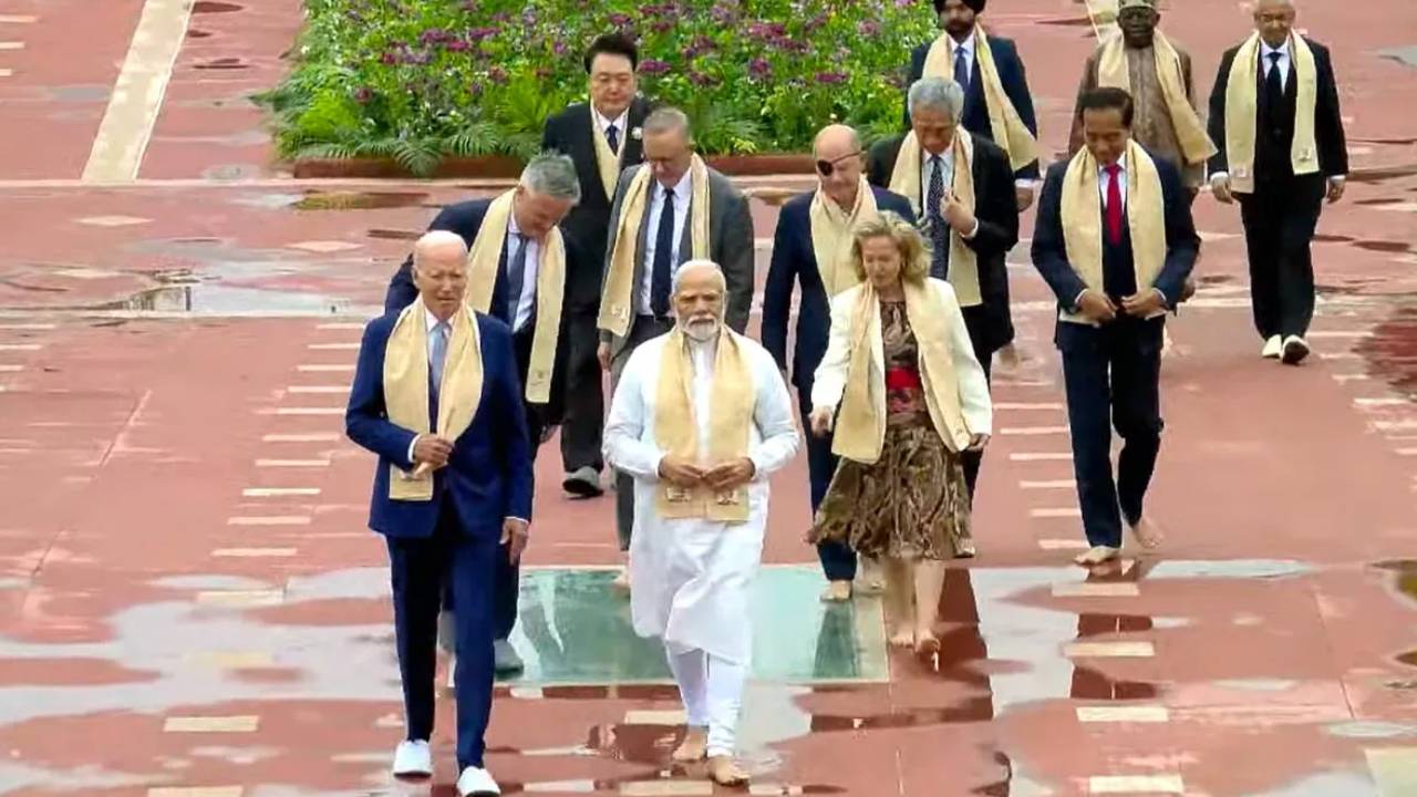G20 Summit 2023: న్యూ ఢిల్లీలో ముగిసిన సదస్సు.. జీ20 అధ్యక్ష బాధ్యతలు ఇక బ్రెజిల్కి.. Live Update G20 Summit 2023: న్యూ ఢిల్లీలో ముగిసిన సదస్సు.. జీ20 అధ్యక్ష బాధ్యతలు ఇక బ్రెజిల్కి.. Live Update