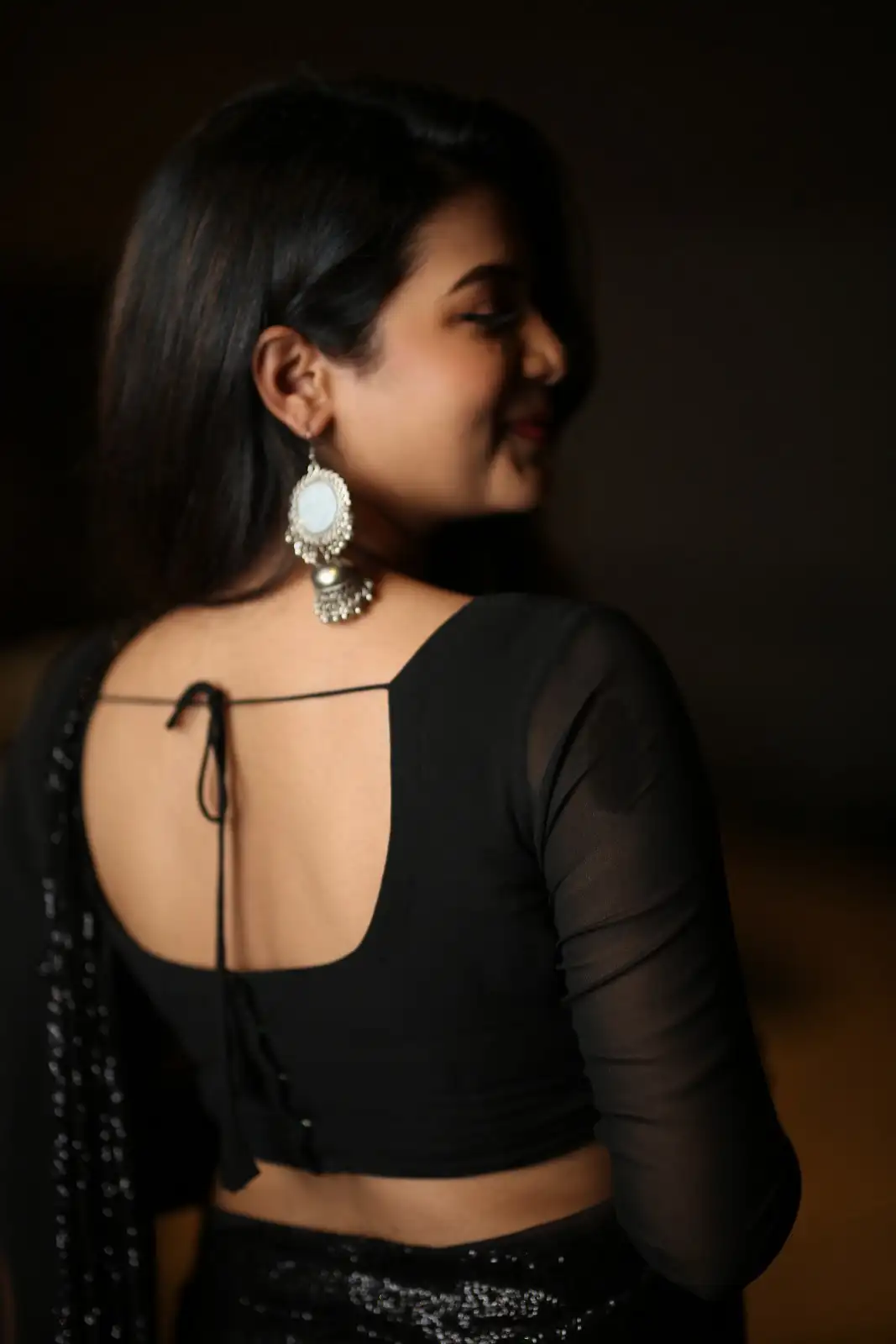 Goldie Nissy Shines in Black Saree at Changure Bangaru Raja Pre Release event