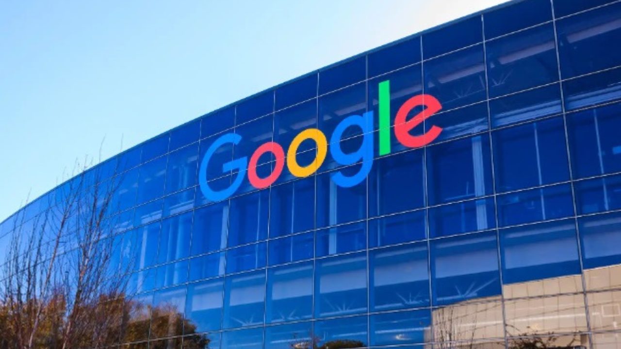 Google continued to track users location without their consent, now has to pay Rs 7000 crore fine