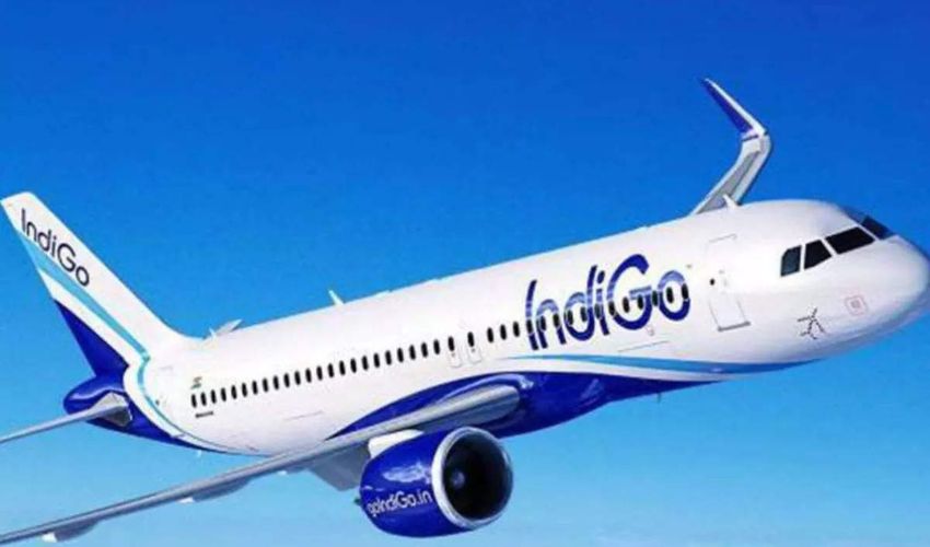 Indigo : ఇండిగో విమానంలో బలవంతంగా స్నాక్స్ కొనిపిస్తు కూల్ డ్రింక్ పేరుతో దోపిడీ అంటూ బీజేపీ నేత ఫిర్యాదు .. దిగి వచ్చిన సంస్థ Indigo : ఇండిగో విమానంలో బలవంతంగా స్నాక్స్ కొనిపిస్తు కూల్ డ్రింక్ పేరుతో దోపిడీ అంటూ బీజేపీ నేత ఫిర్యాదు .. దిగి వచ్చిన సంస్థ