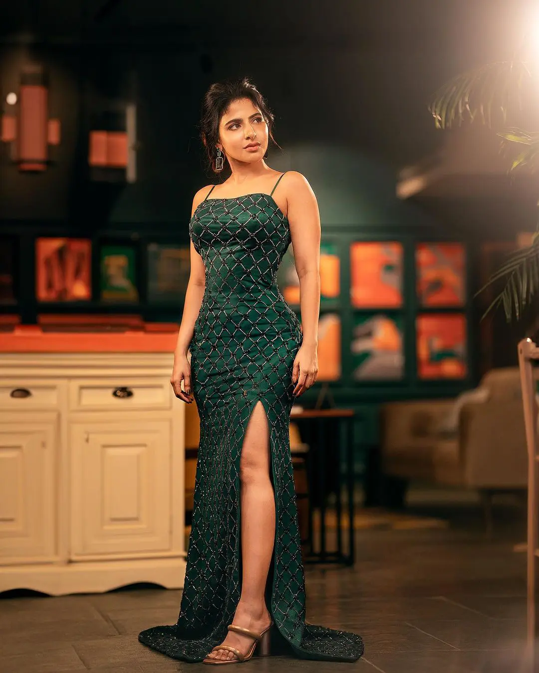 Iswarya Menon Stunning Photo shoot with Sizzling Looks