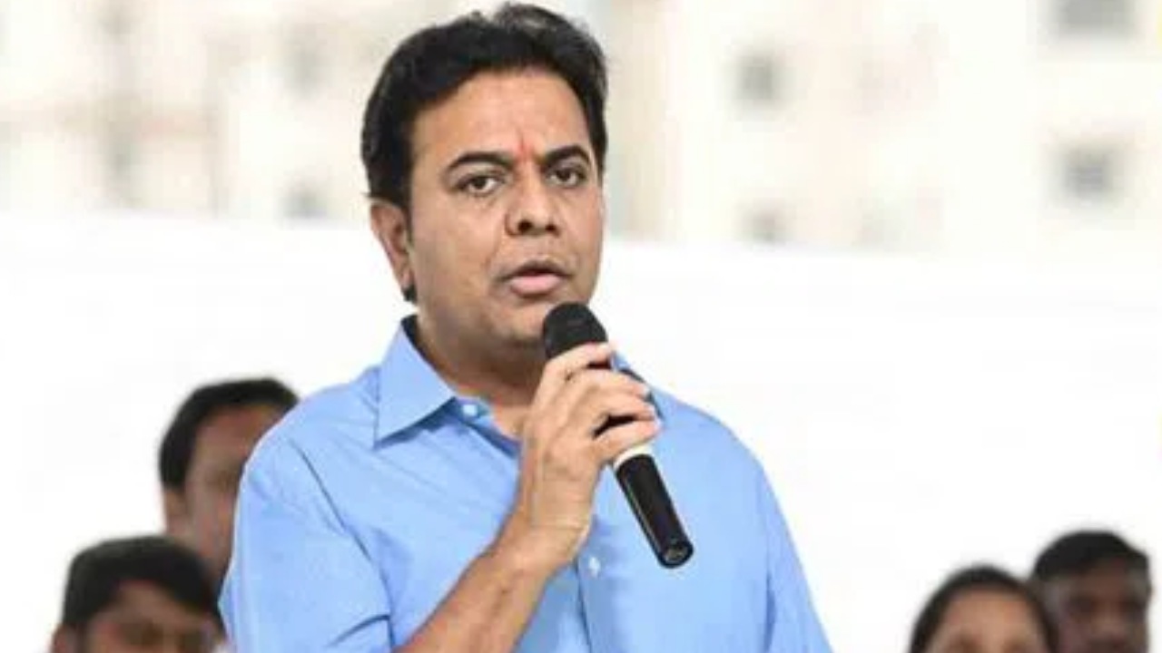 KTR : ప్రధాని మోదీకి పాలమూరులో కాలు మోపే అర్హత లేదు.. తెలంగాణ ప్రజలకు క్షమాపణ చెప్పాలి : మంత్రి కేటీఆర్ KTR : ప్రధాని మోదీకి పాలమూరులో కాలు మోపే అర్హత లేదు.. తెలంగాణ ప్రజలకు క్షమాపణ చెప్పాలి : మంత్రి కేటీఆర్
