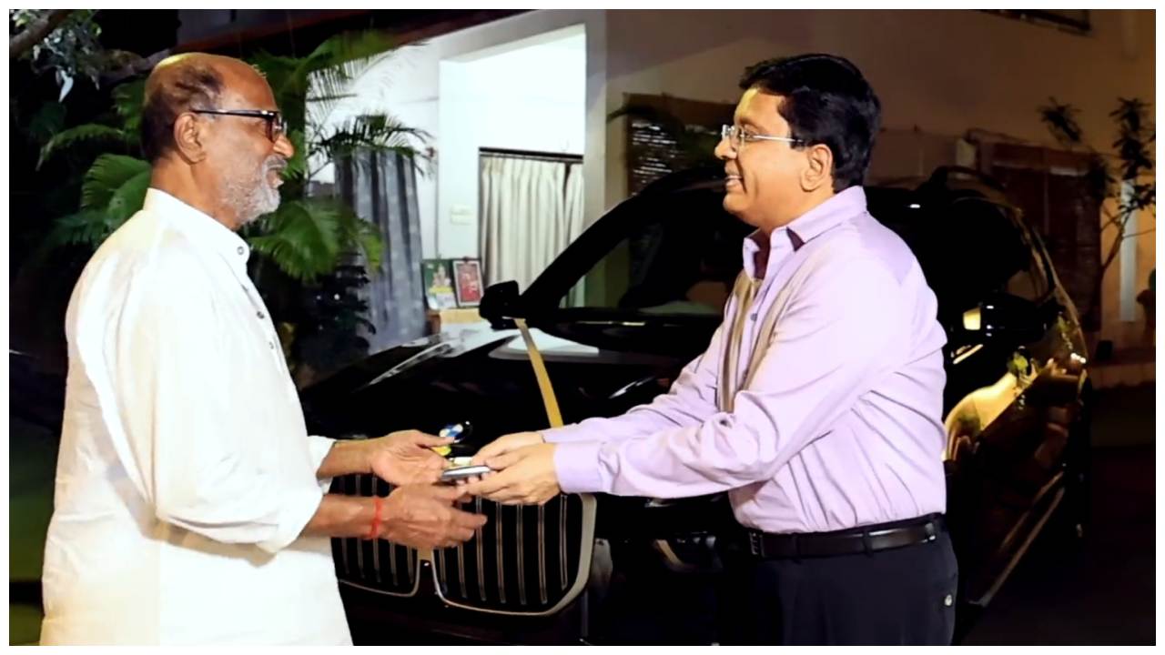 Jailer : జైలర్ సక్సెస్తో ఖుషీ అయిన నిర్మాత.. రజినీకి చెక్తో పాటు BMW కారుని.. Jailer : జైలర్ సక్సెస్తో ఖుషీ అయిన నిర్మాత.. రజినీకి చెక్తో పాటు BMW కారుని..