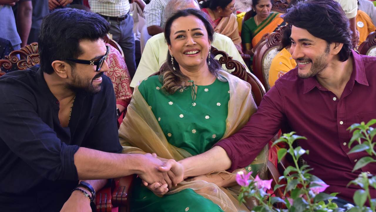 Mahesh – Charan : అక్కినేని నాగేశ్వరరావు విగ్రహావిష్కరణ కార్యక్రమంలో మహేష్, చరణ్.. ఫొటోలు వైరల్..