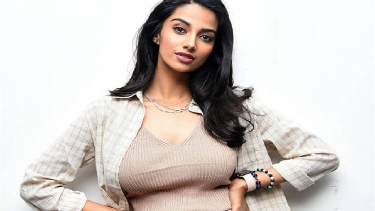 Meenakshi Chaudhary : మరో స్టార్ హీరో సినిమాలో ఛాన్స్ కొట్టేసిన మీనాక్షి..? Meenakshi Chaudhary : మరో స్టార్ హీరో సినిమాలో ఛాన్స్ కొట్టేసిన మీనాక్షి..?