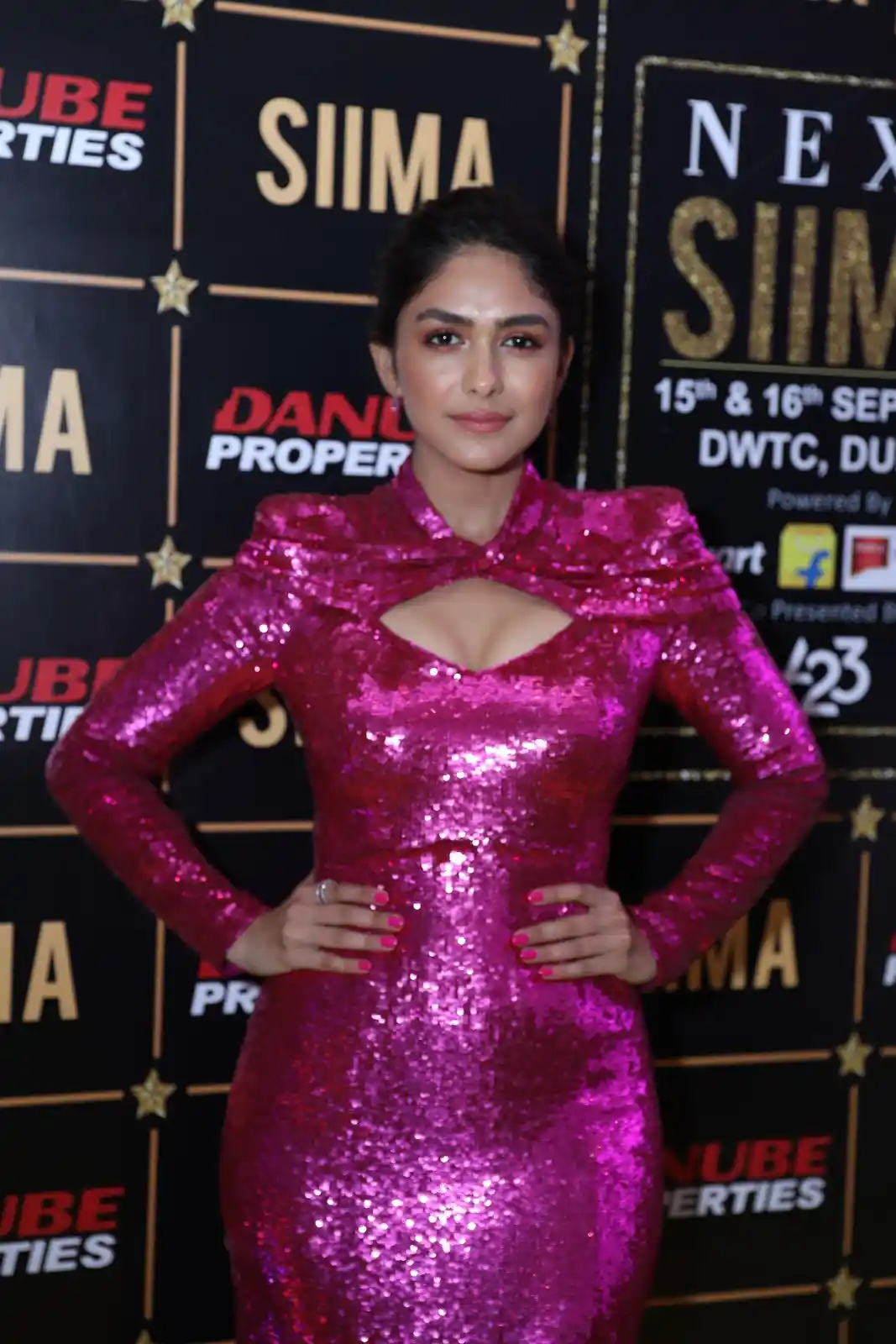 Mrunal Thakur Poses in Tight Fit Dress at SIIMA Awards Event in Dubai