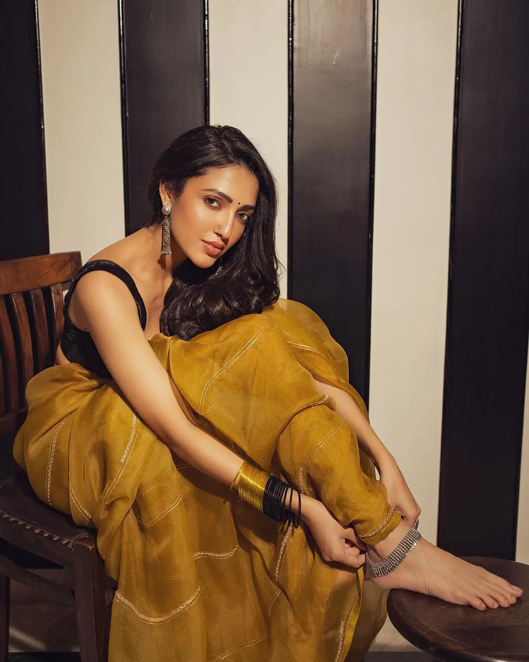 Neha Sshetty Sizzling Looks in Saree