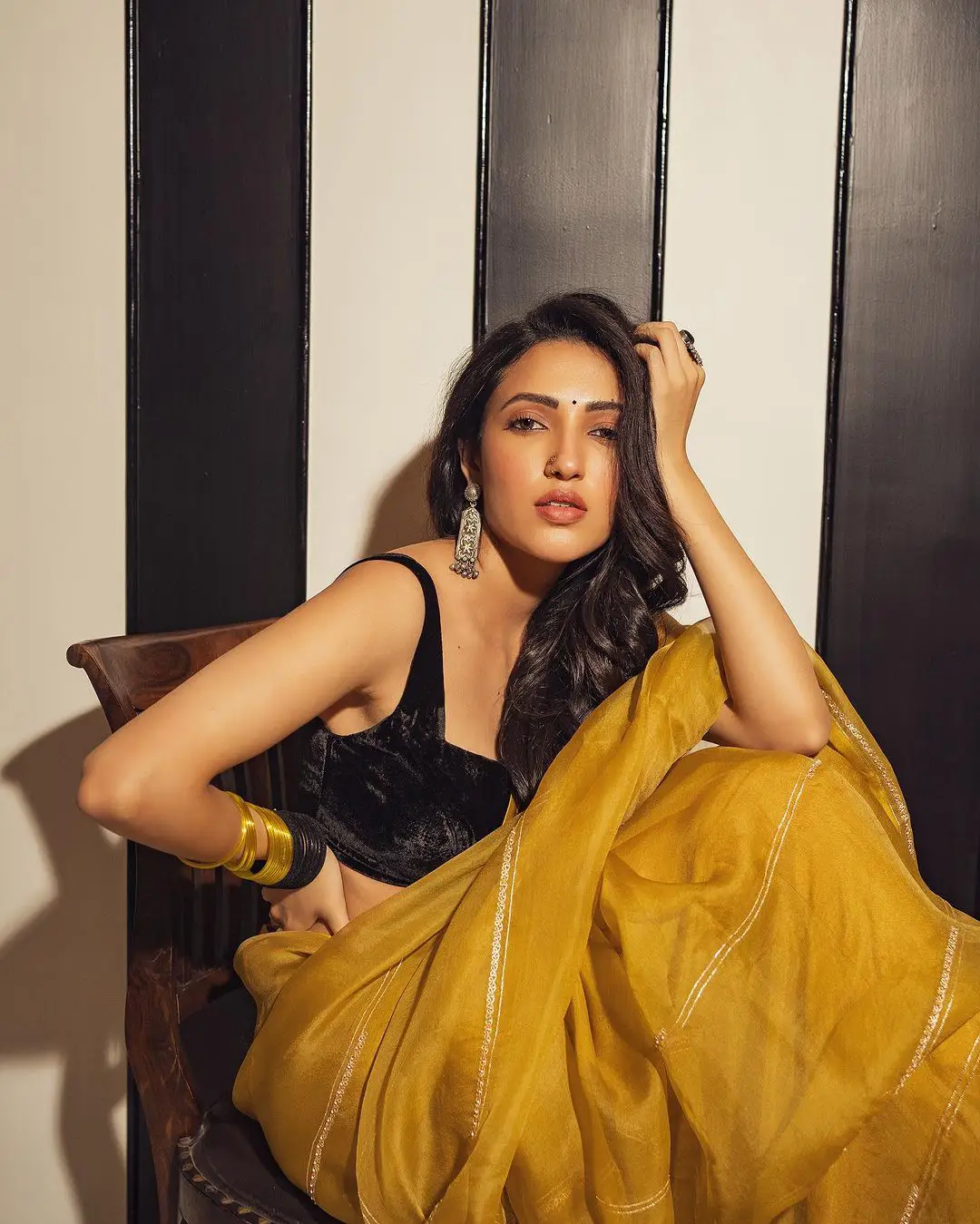 Neha Sshetty Sizzling Looks in Saree