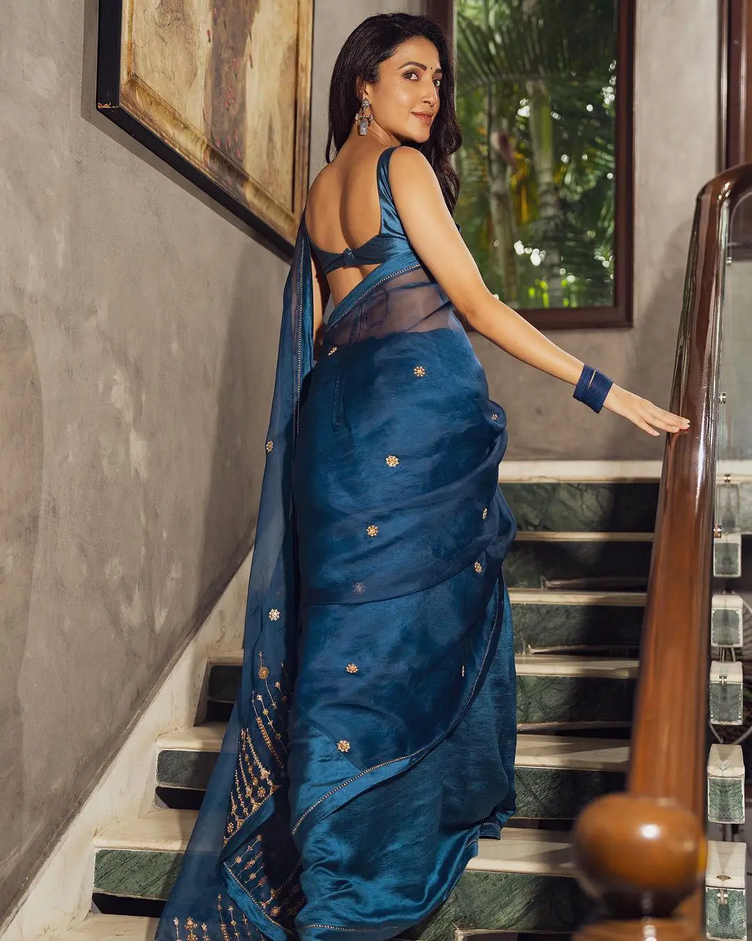 Neha Sshetty Sizzling Looks in Saree