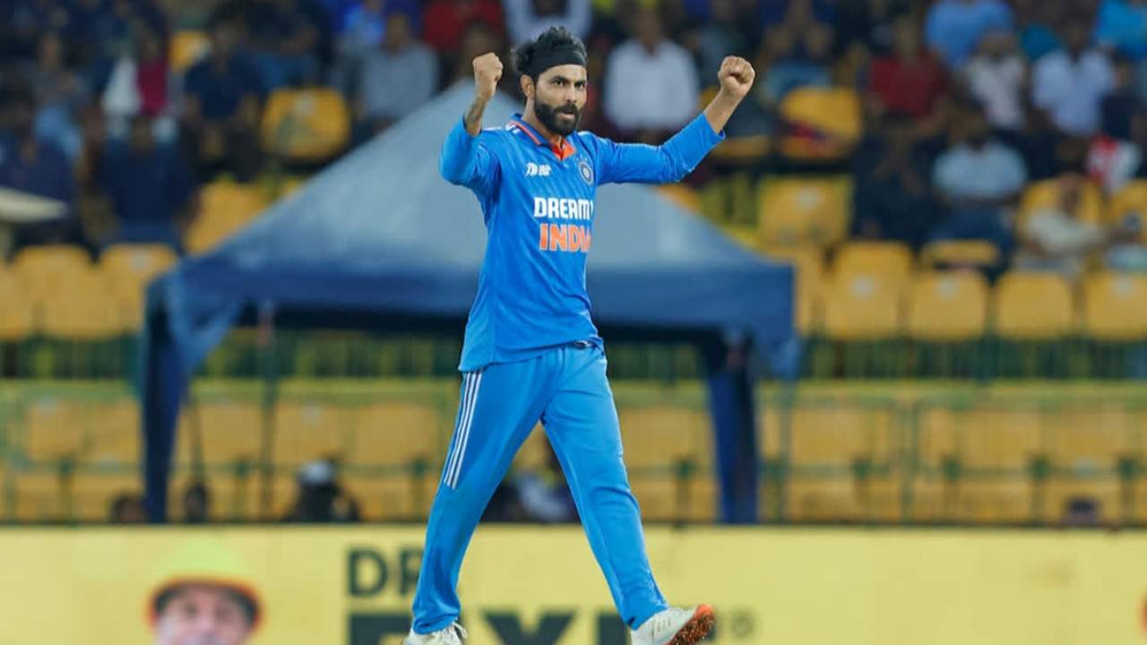 Ravindra Jadeja : వన్డేల్లో రవీంద్ర జడేజా అరుదైన ఘనత.. ఎలైట్ లిస్ట్లో చోటు.. Ravindra Jadeja : వన్డేల్లో రవీంద్ర జడేజా అరుదైన ఘనత.. ఎలైట్ లిస్ట్లో చోటు..