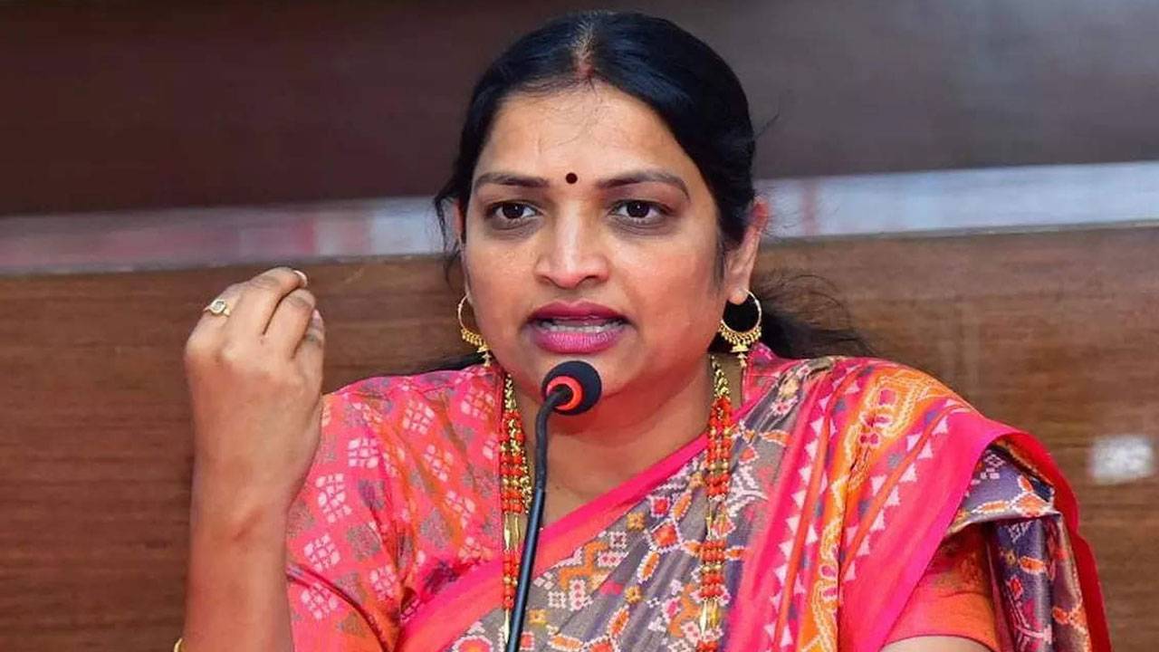 Ushashri Charan: వారి గురించి మాట్లాడే అర్హతను మీరు కోల్పోయారు: మంత్రి ఉషశ్రీ చరణ్ Ushashri Charan: వారి గురించి మాట్లాడే అర్హతను మీరు కోల్పోయారు: మంత్రి ఉషశ్రీ చరణ్