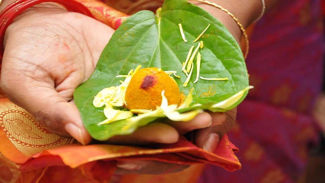 Ganesh Chaturthi 2023 : పసుపు గణపతిని ఎందుకు చేస్తారు? పూజ తర్వాత పసుపు గణపతిని ఏం చేయాలి? Ganesh Chaturthi 2023 : పసుపు గణపతిని ఎందుకు చేస్తారు? పూజ తర్వాత పసుపు గణపతిని ఏం చేయాలి?