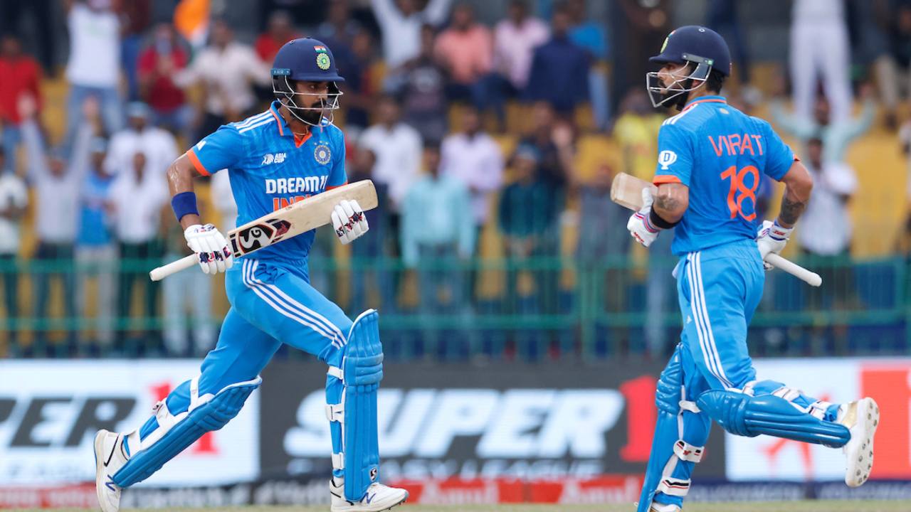 IND vs PAK : 128 పరుగులకే కుప్పకూలిన పాక్ IND vs PAK : 128 పరుగులకే కుప్పకూలిన పాక్