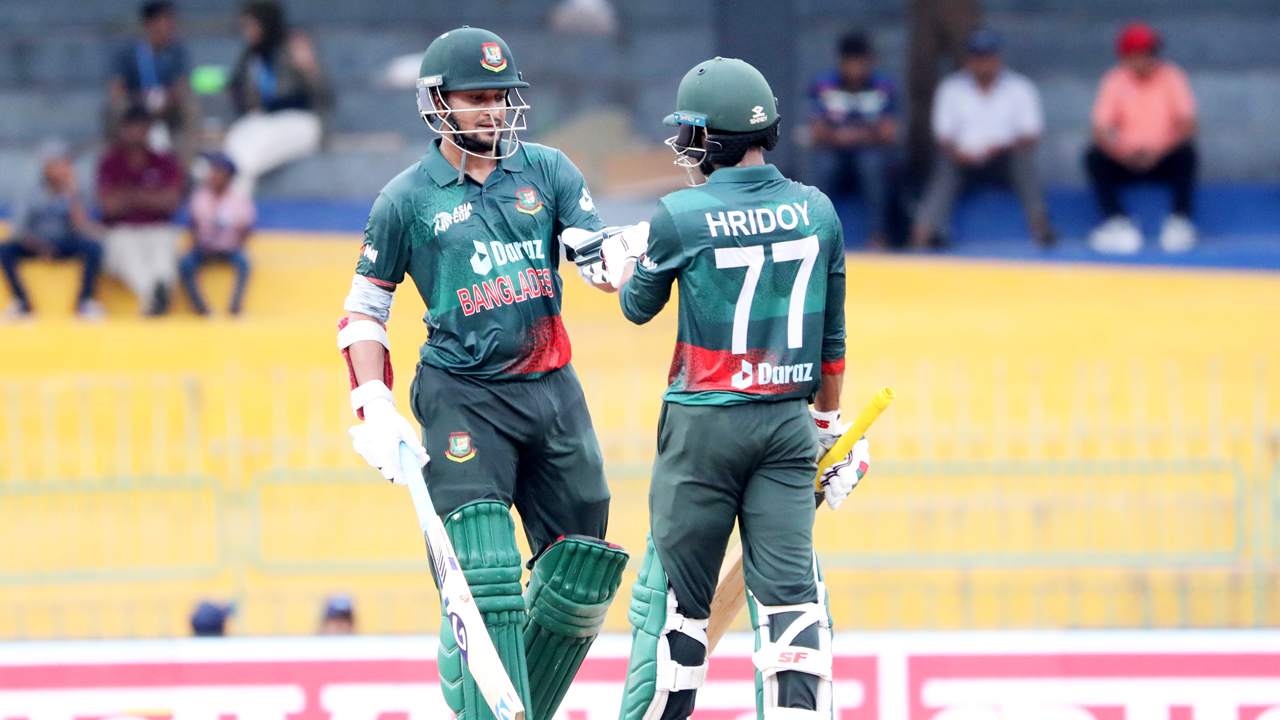 IND vs BAN : శుభ్మన్ గిల్ శతక్కొట్టినా.. టీమ్ఇండియాకు తప్పని ఓటమి IND vs BAN : శుభ్మన్ గిల్ శతక్కొట్టినా.. టీమ్ఇండియాకు తప్పని ఓటమి