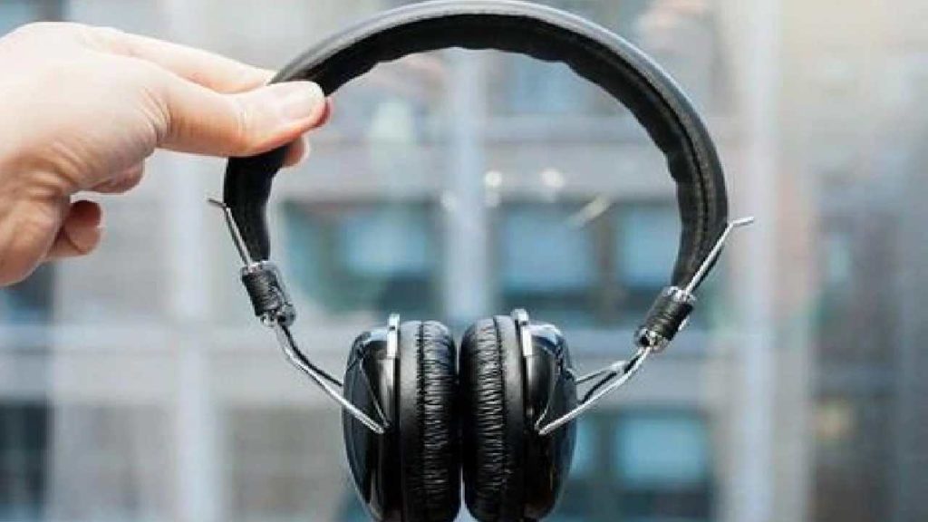 Headphones Increase Bacteria