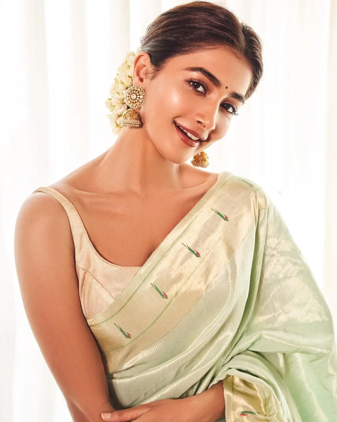 Pooja Hegde Saree Photos on occasion of vinayaka chavithi