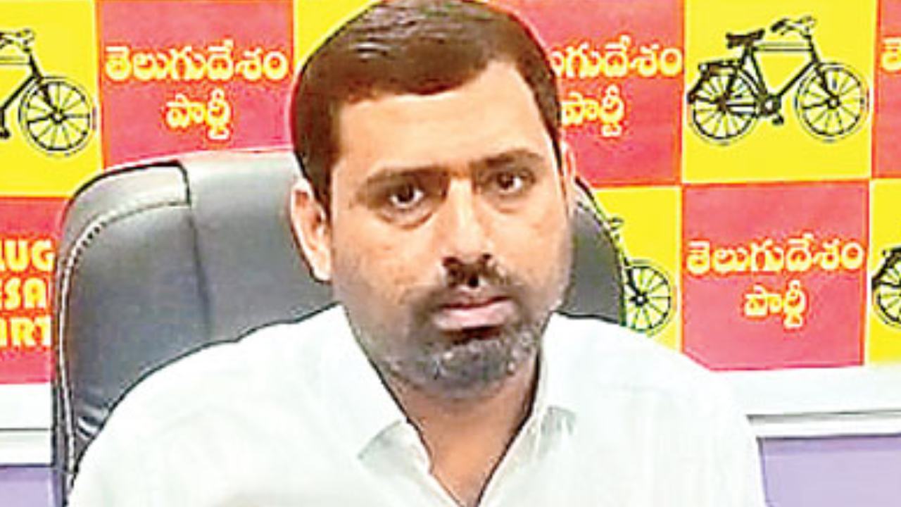 Praveen Kumar Reddy : మా నాయకున్ని అరెస్ట్ చేయడం బాధిస్తోంది.. నిన్ను కూడా జైలుకు పంపిస్తాం : ప్రవీణ్ కుమార్ రెడ్డి Praveen Kumar Reddy : మా నాయకున్ని అరెస్ట్ చేయడం బాధిస్తోంది.. నిన్ను కూడా జైలుకు పంపిస్తాం : ప్రవీణ్ కుమార్ రెడ్డి