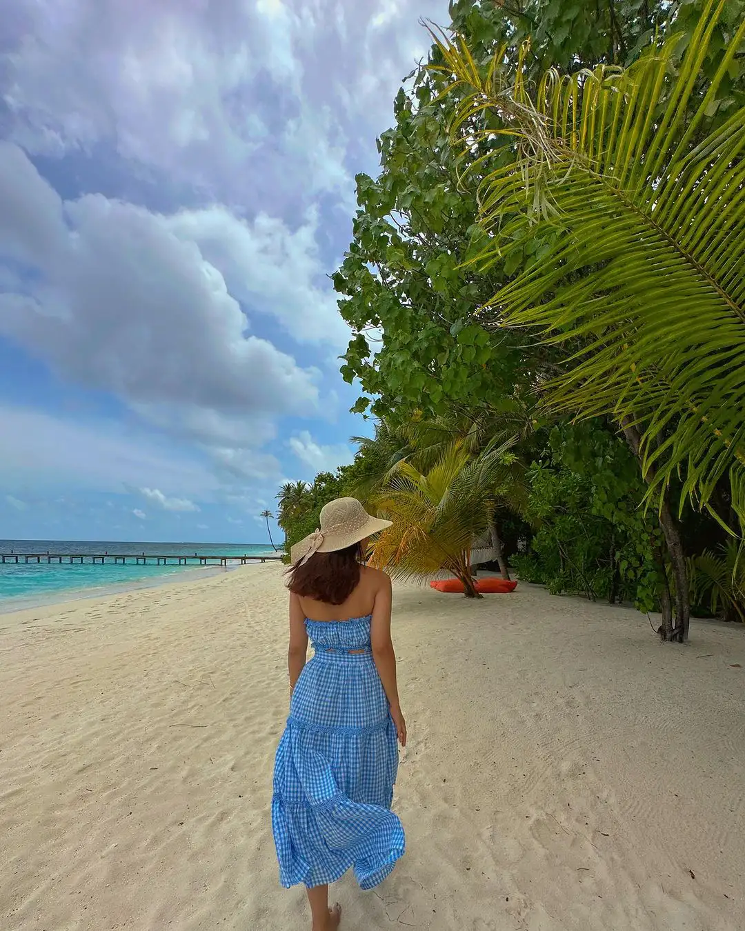 Ruhani Sharma Enjoying in Beaches at Bali