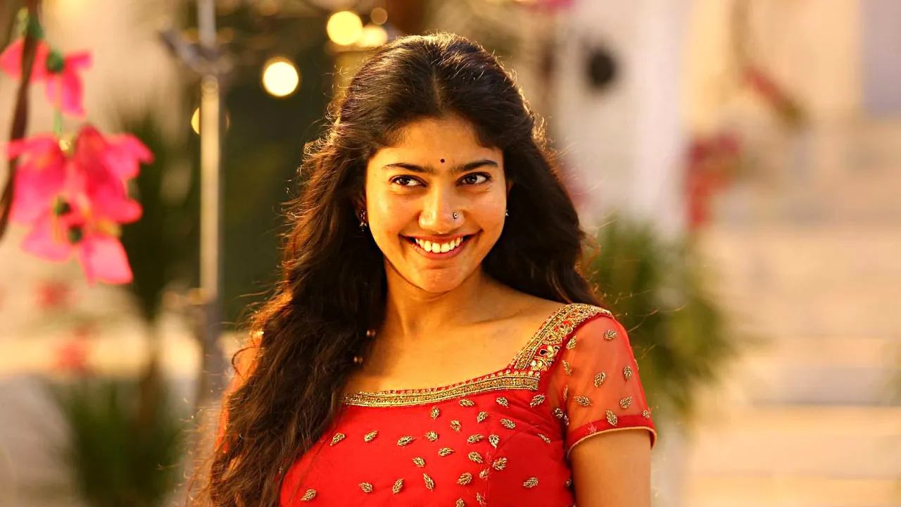 Sai Pallavi : ఆ స్టార్ హీరో వారసుడి మూవీతో సాయి పల్లవి బాలీవుడ్ ఎంట్రీ.. Sai Pallavi : ఆ స్టార్ హీరో వారసుడి మూవీతో సాయి పల్లవి బాలీవుడ్ ఎంట్రీ..