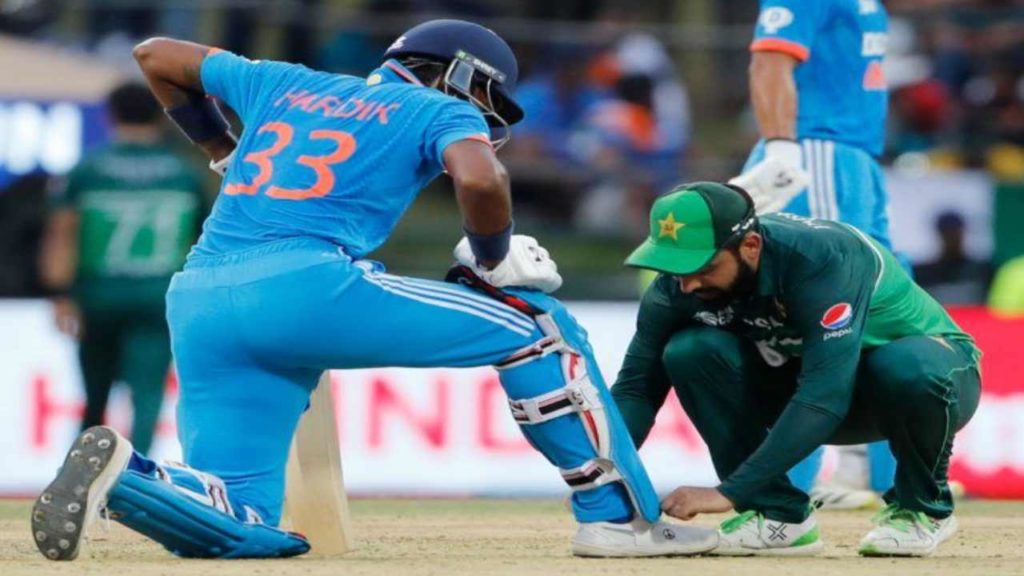 Shadab Khan ties Hardik Pandyas shoe lace