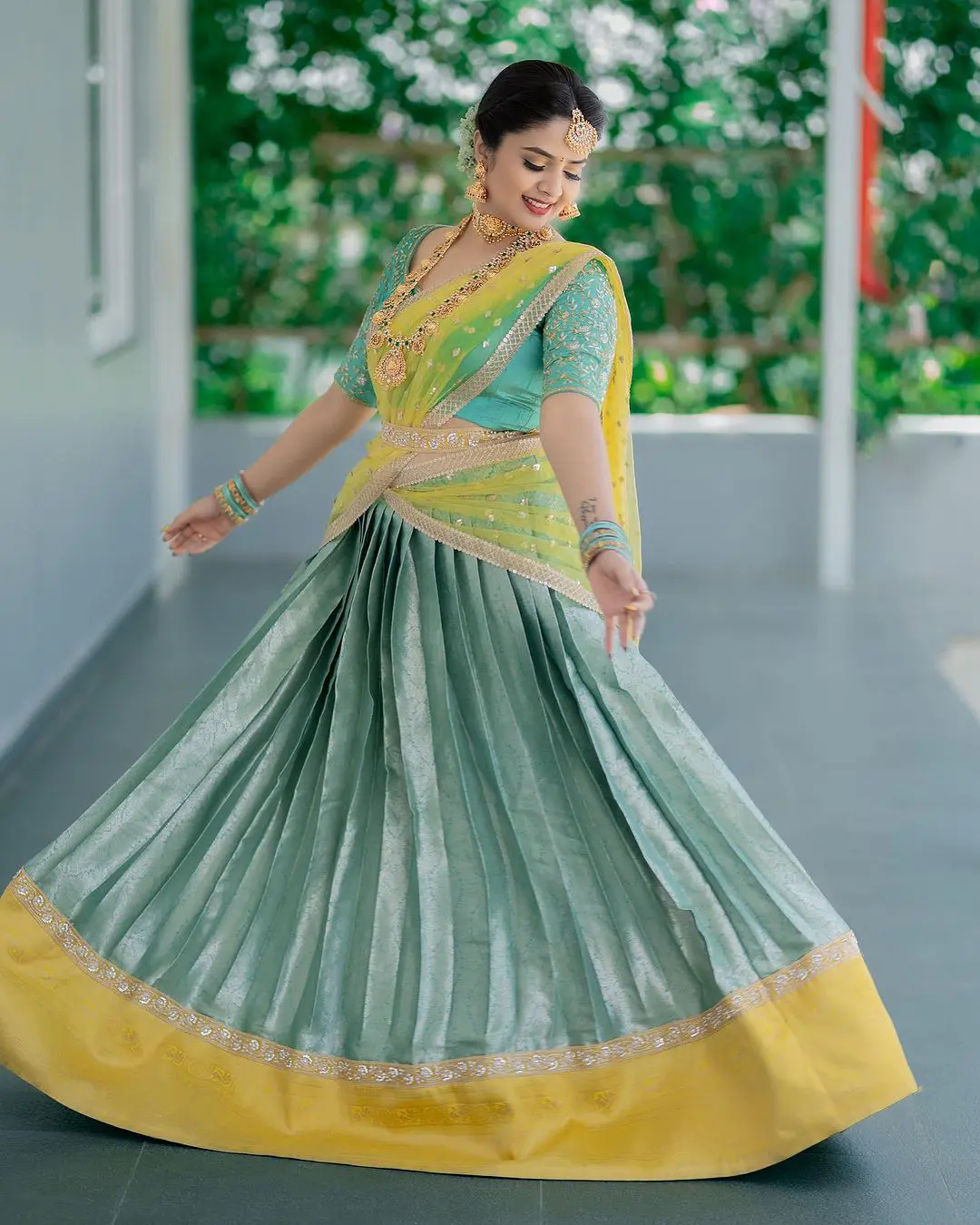 Sreemukhi Vinayaka Chavithi Special Photo Shoot in Half Saree