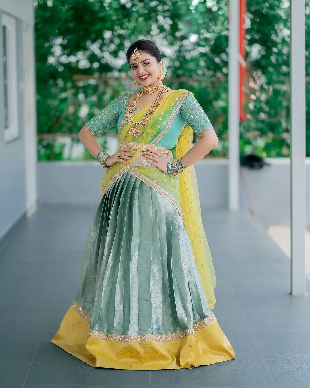 Sreemukhi Vinayaka Chavithi Special Photo Shoot in Half Saree