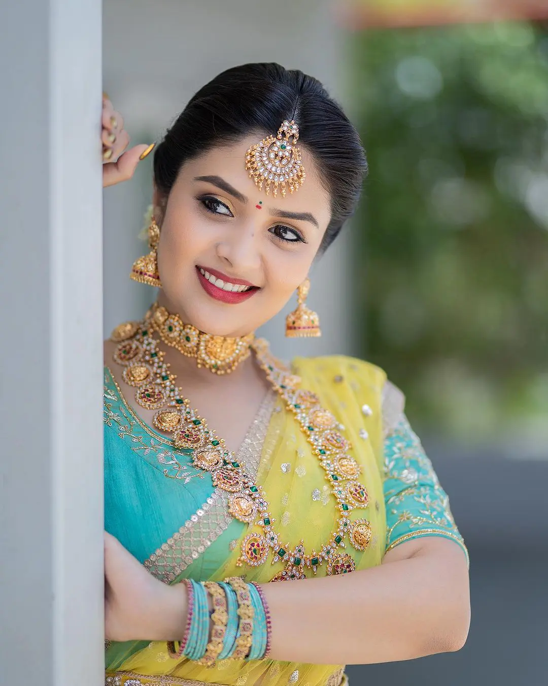 Sreemukhi Vinayaka Chavithi Special Photo Shoot in Half Saree