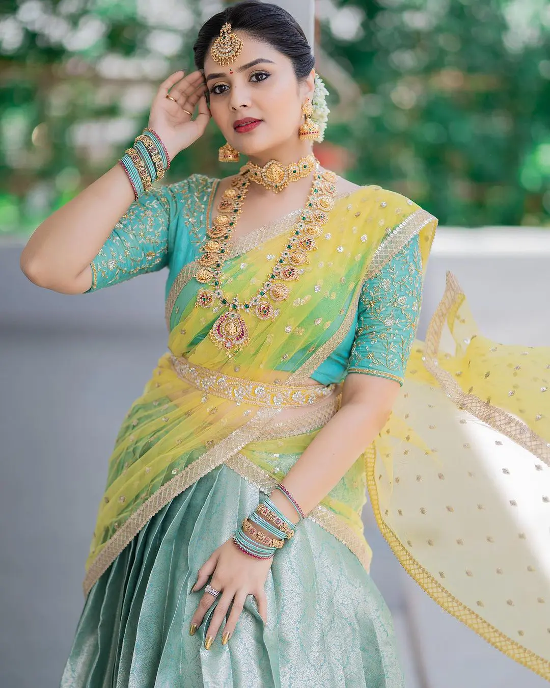 Sreemukhi Vinayaka Chavithi Special Photo Shoot in Half Saree