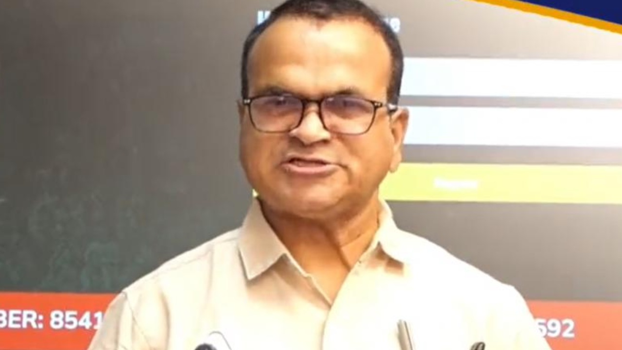 Riyaz : రాహుల్ గాంధీ ఎక్కడైనా పోటీ చేయగలరు.. అసదుద్దీన్ హైదరాబాద్ వదిలి ఎక్కడైనా పోటీ చేయగలడా? : డా.రియాజ్ Riyaz : రాహుల్ గాంధీ ఎక్కడైనా పోటీ చేయగలరు.. అసదుద్దీన్ హైదరాబాద్ వదిలి ఎక్కడైనా పోటీ చేయగలడా? : డా.రియాజ్