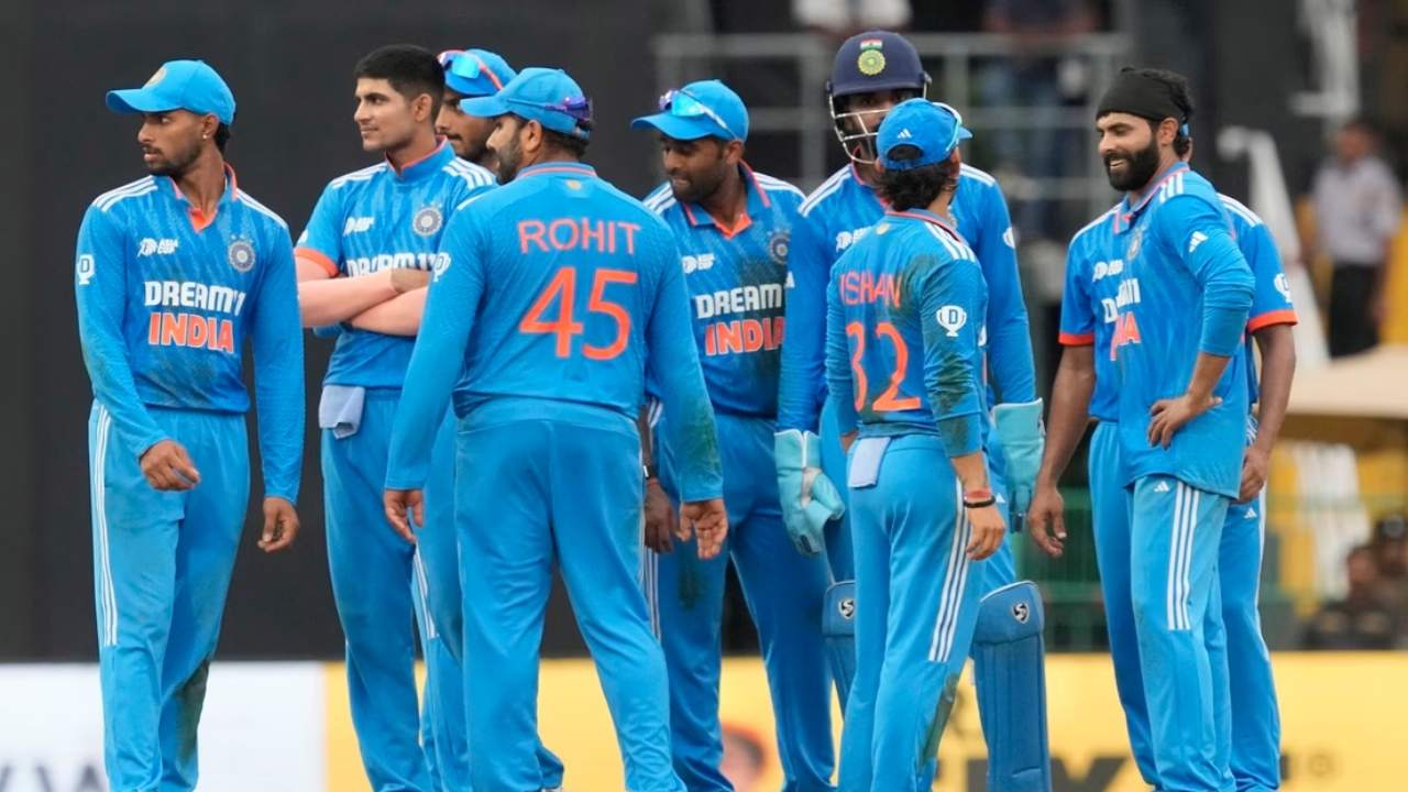 Asia Cup 2023 : శ్రీలంకతో ఫైనల్ మ్యాచ్కు ముందు టీమ్ఇండియాకు షాక్.. దినేశ్ కార్తీక్ ట్వీట్కు అర్థం అదేనా..? Asia Cup 2023 : శ్రీలంకతో ఫైనల్ మ్యాచ్కు ముందు టీమ్ఇండియాకు షాక్.. దినేశ్ కార్తీక్ ట్వీట్కు అర్థం అదేనా..?